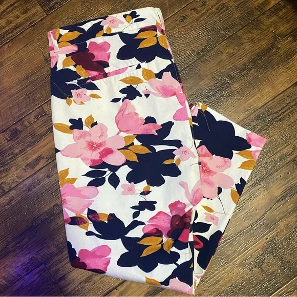 Old Navy High Rise Pixi White Floral S 18 - Picture 2 of 5